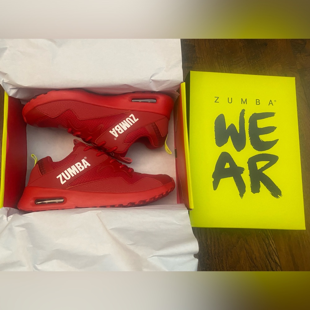 NIB Zumba Wear Air Classic Red Sneakers Size 7.5